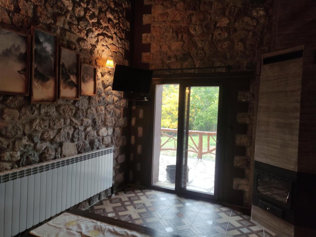Oneiropagidasuites Калаврита Экстерьер фото
