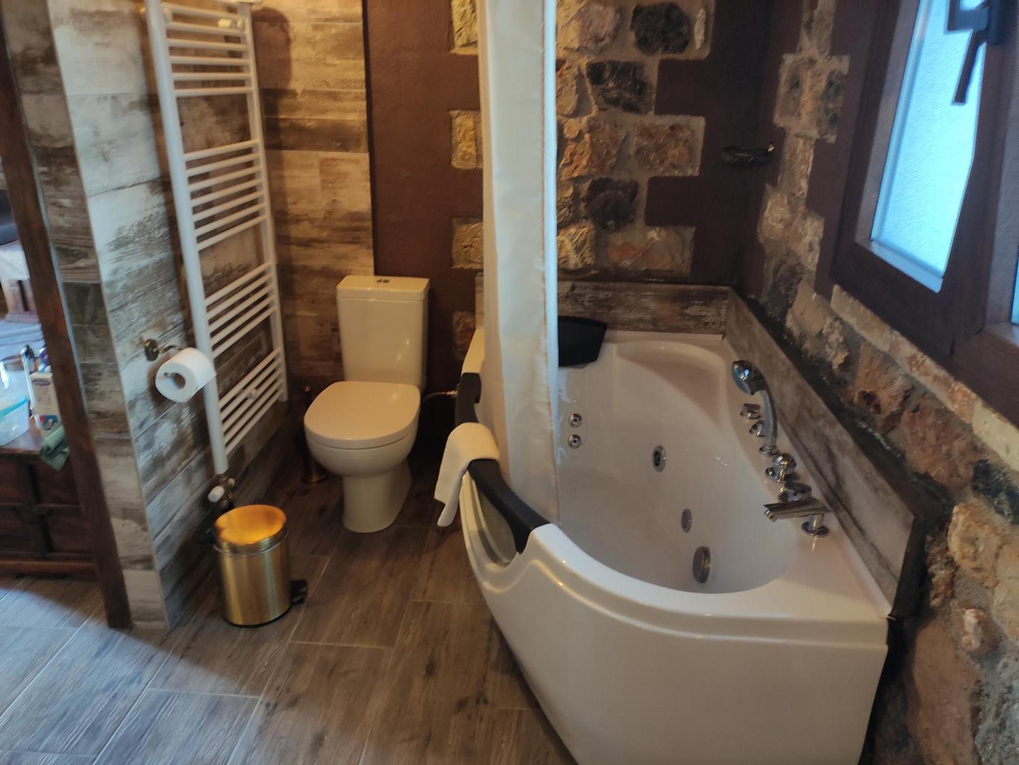 Oneiropagidasuites Калаврита Номер фото